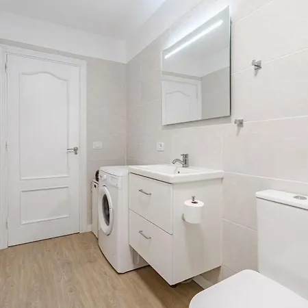 Apartment With Aircon